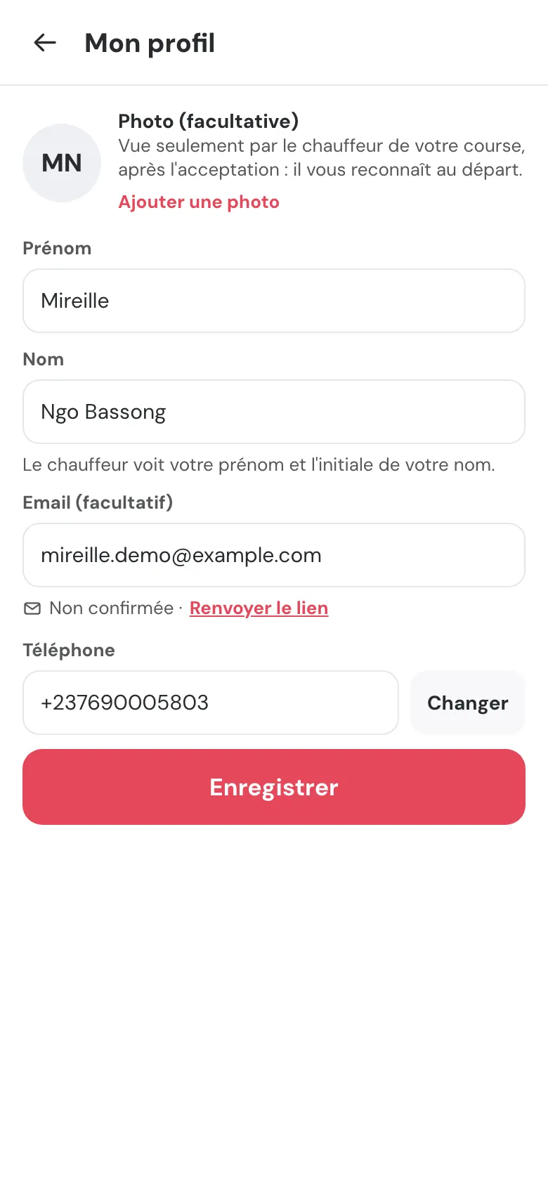 Page Mon profil : photo facultative, prénom, nom, e-mail avec « Renvoyer le lien », téléphone avec le bouton « Changer », bouton Enregistrer.